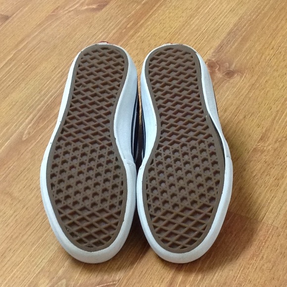 Vans - Picture 5 of 8